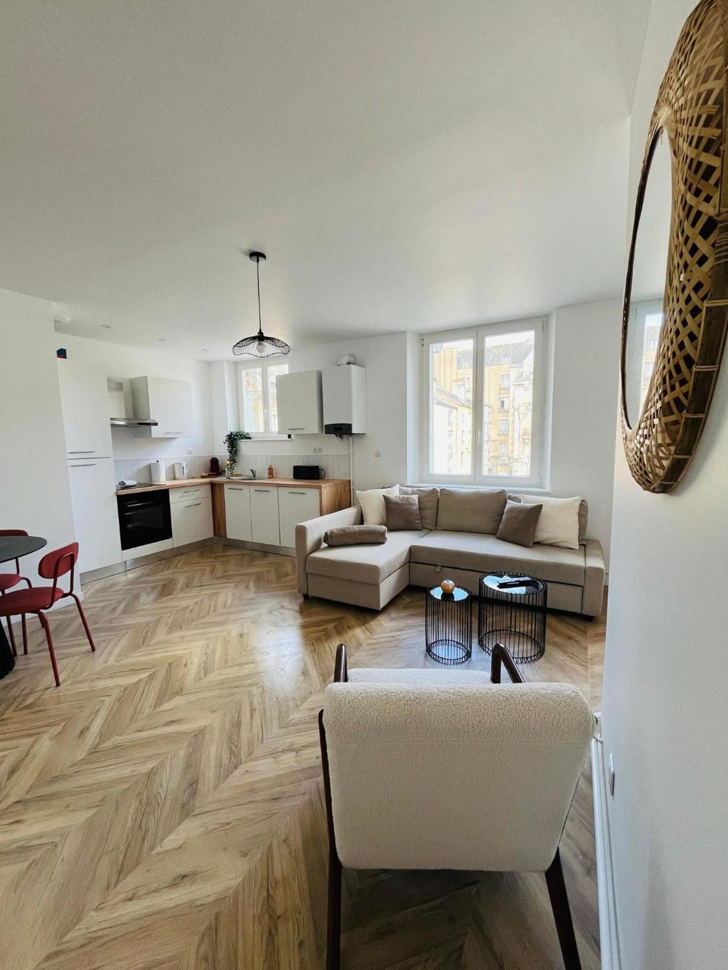 Appartement Cosy & Moderne 6 Personnes Centre Charleville-Mezieres - Ardennes ภายนอก รูปภาพ