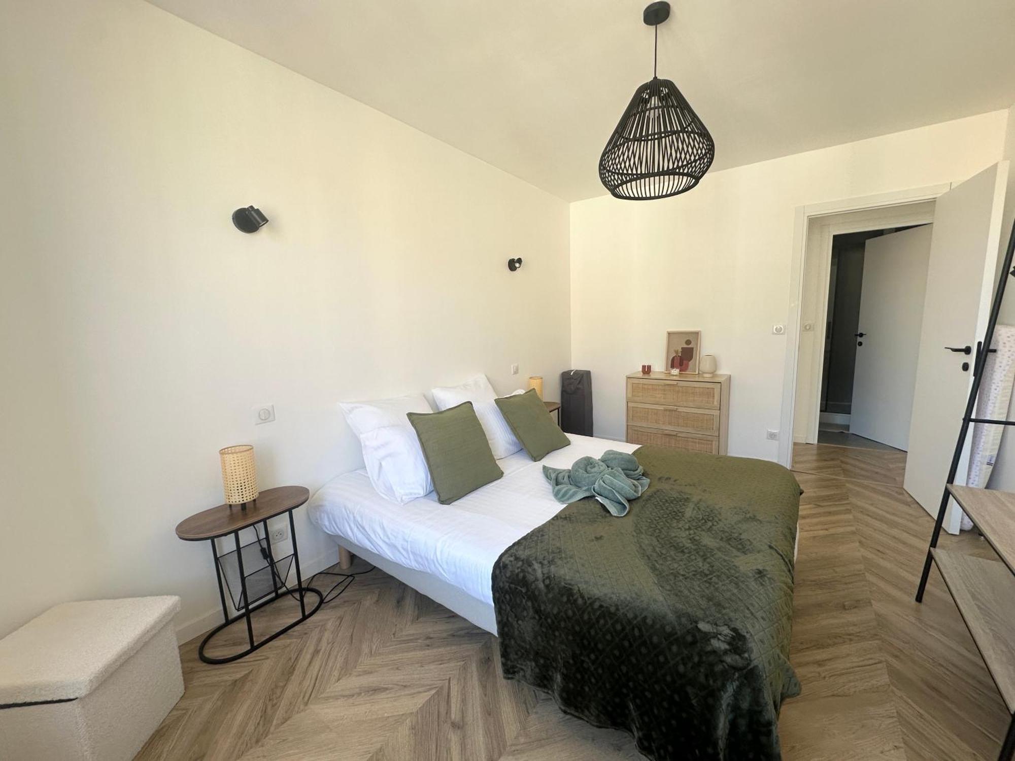 Appartement Cosy & Moderne 6 Personnes Centre Charleville-Mezieres - Ardennes ภายนอก รูปภาพ